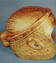 Шлем, обнаруженный в гробнице, около древнего города Ура